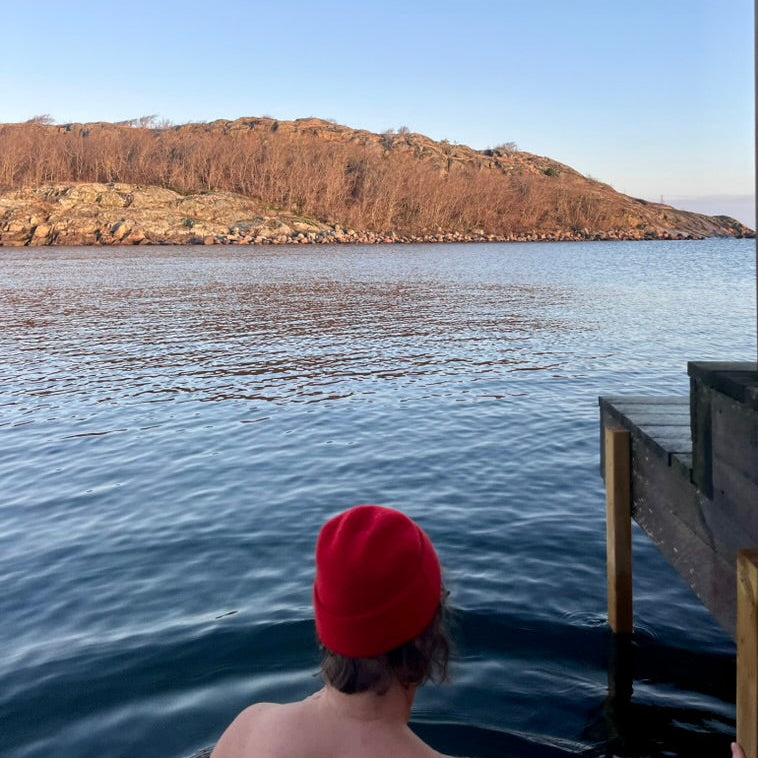 cashmere beanie red