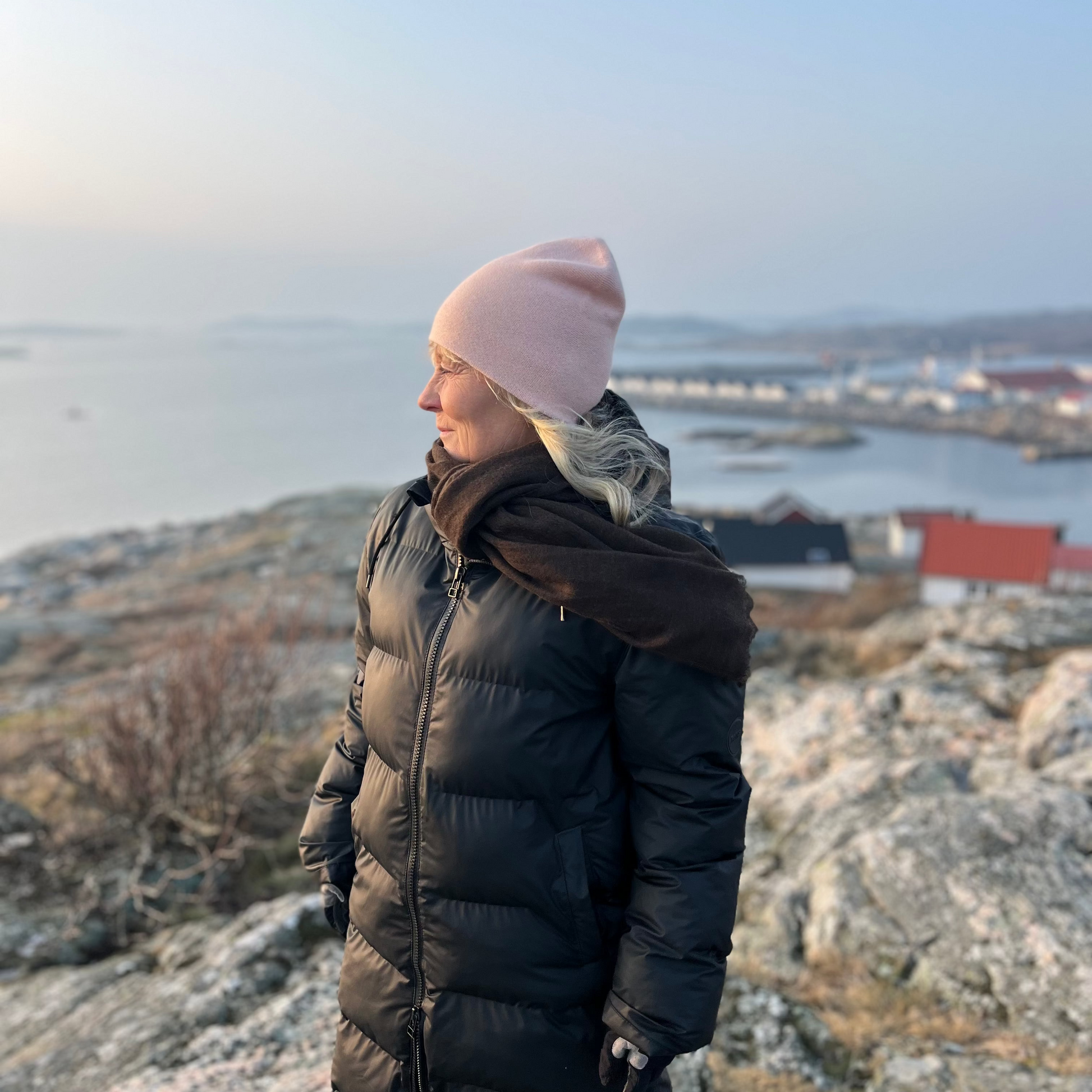Pink beanie Khoj Vrångö