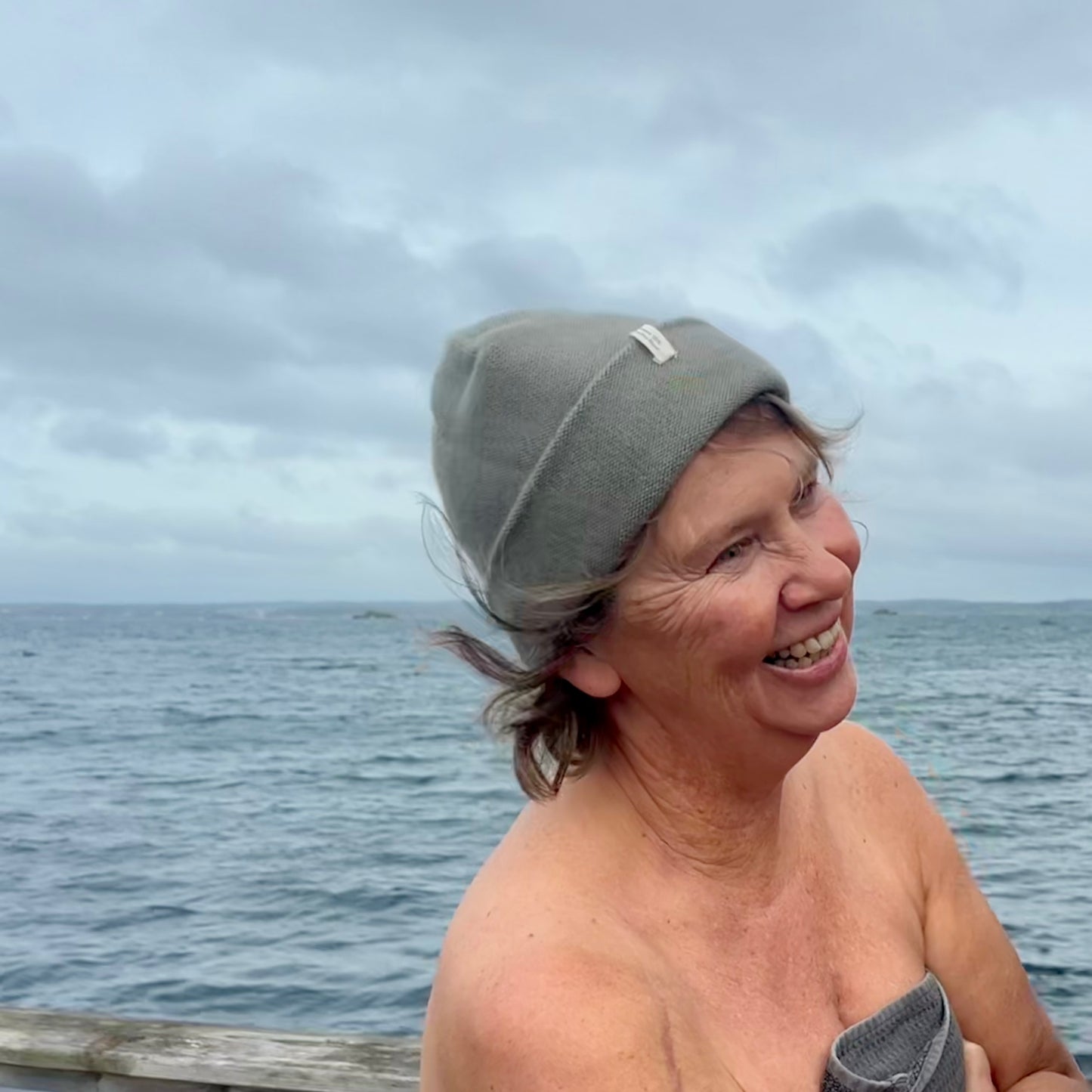 cashmere beanie light green